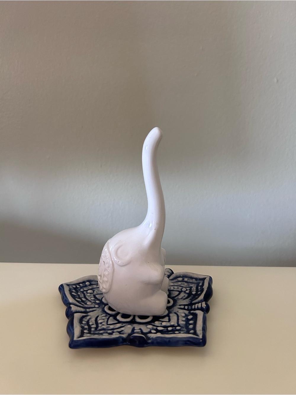 Elephant Ring Holder with attached Trinket Tray Blue and White